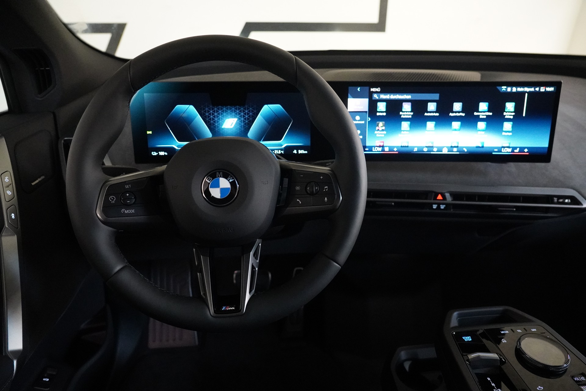 BMW iX xDrive45 M Sport-image-21