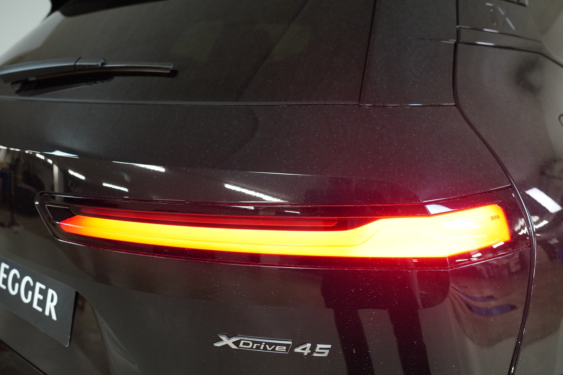 BMW iX xDrive45 M Sport-image-16