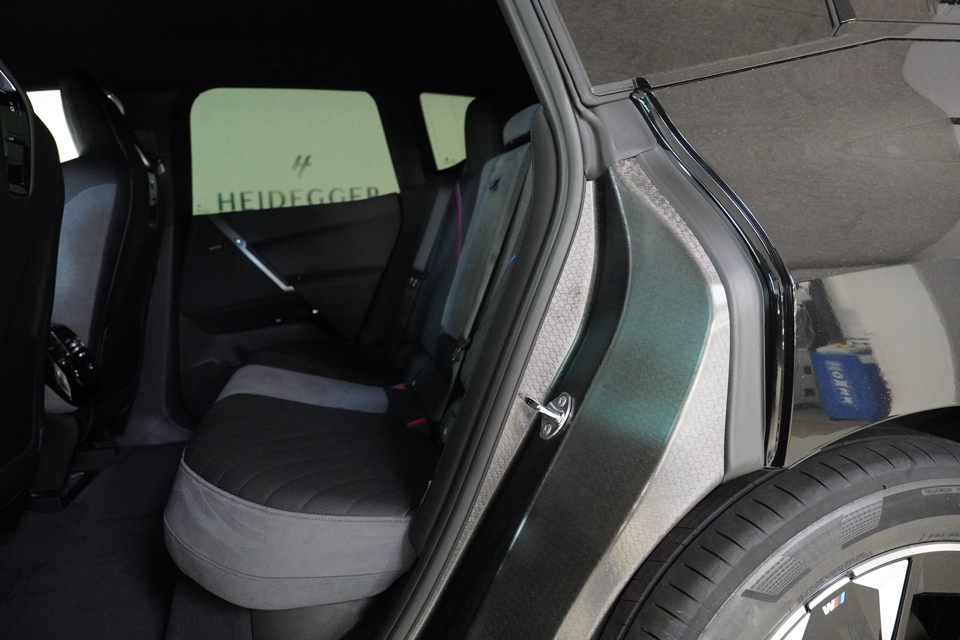 BMW iX xDrive45 M Sport-image-13