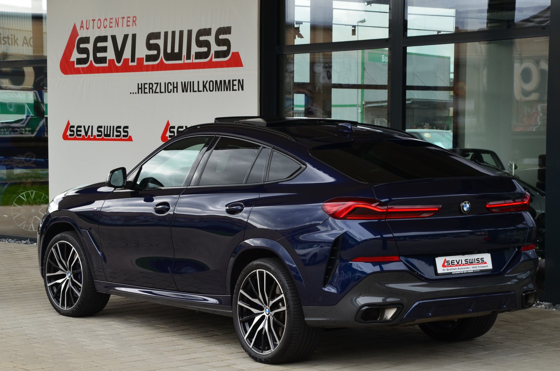 BMW X6 xDrive 48V 40d Steptronic M Sport Tansanitblau*Frisch ab MFK,1 Jahr oder 20'000km Garantie*-image-6