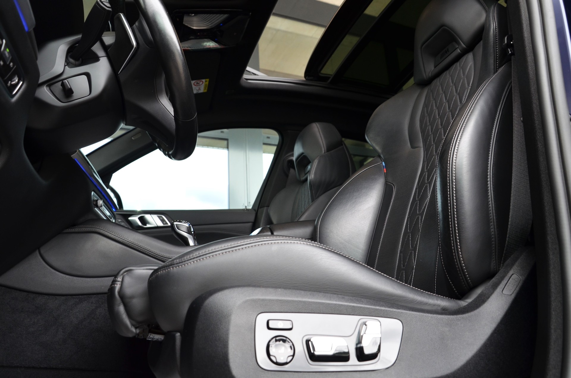 BMW X6 xDrive 48V 40d Steptronic M Sport Tansanitblau*Frisch ab MFK,1 Jahr oder 20'000km Garantie*-image-12