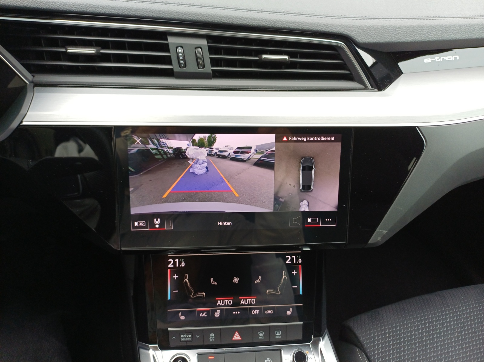 AUDI e-tron 55 Sportback Advanced Black Edition quattro-image-16