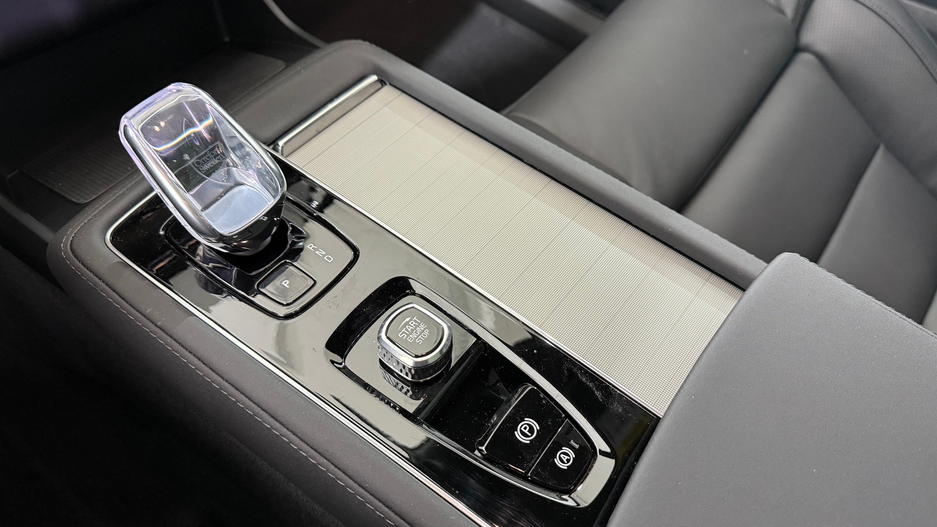 VOLVO XC90 2.0 T8 TE Black Edition e-image-10