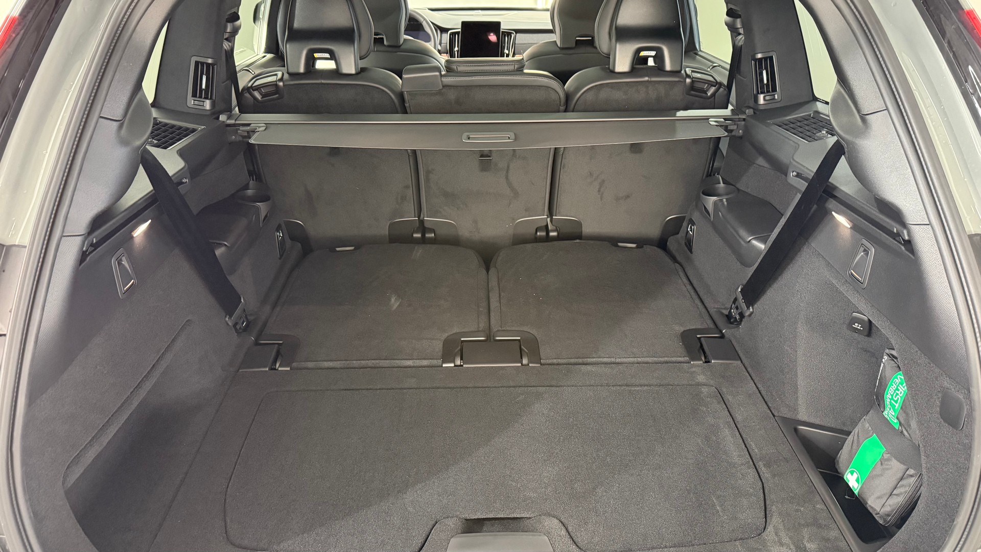 VOLVO XC90 2.0 T8 TE Black Edition e-image-6