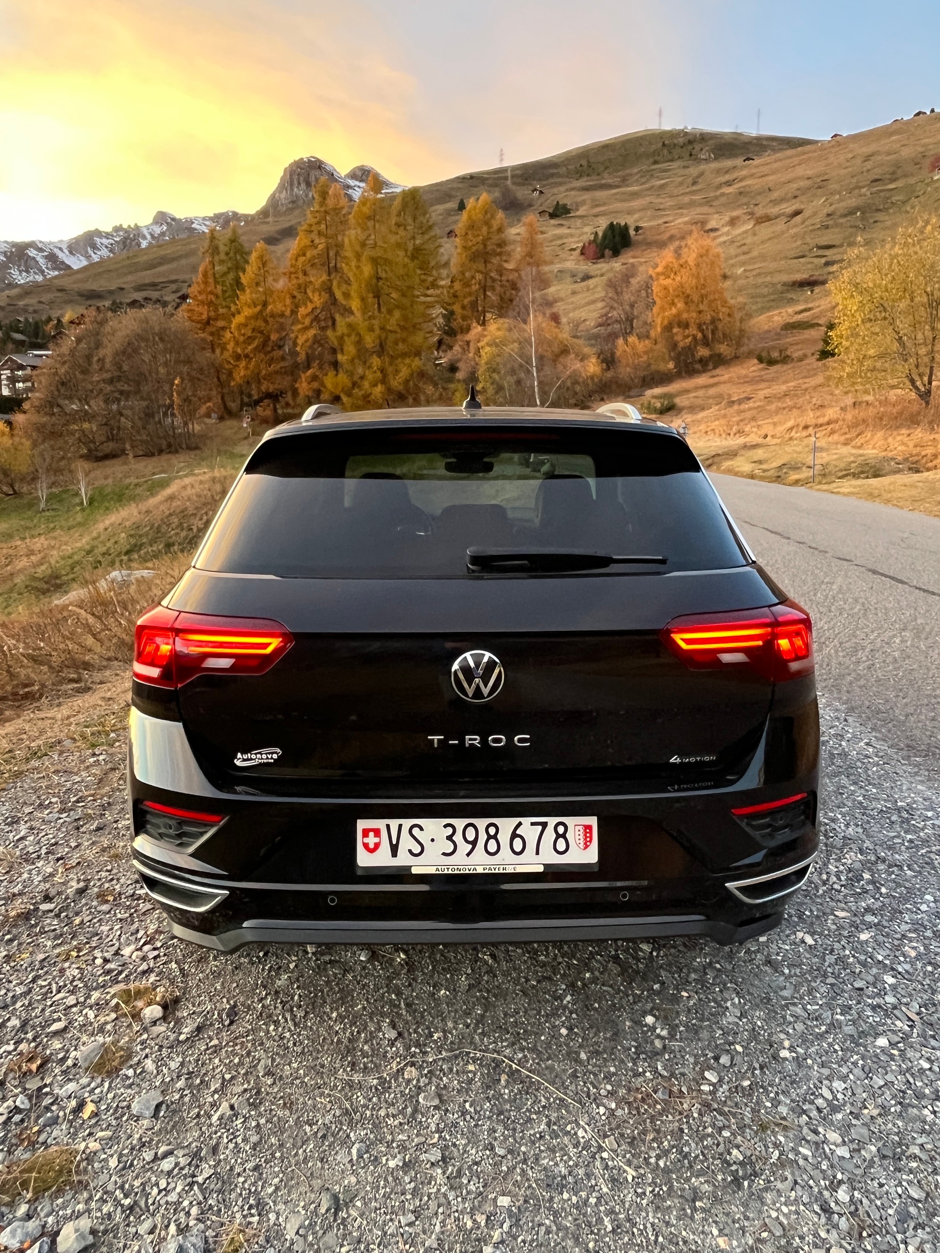 VW T-Roc 2.0 TSI Sport Selection DSG 4Motion-image-4