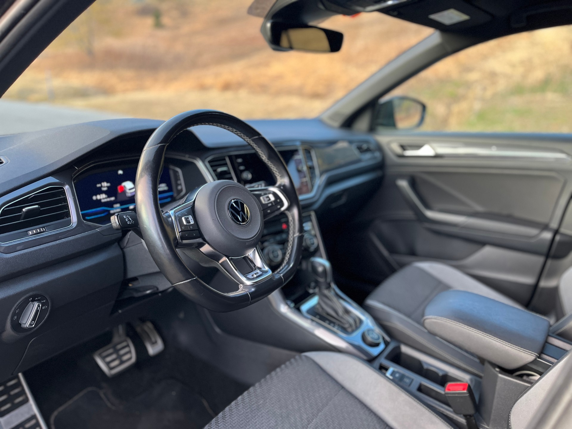 VW T-Roc 2.0 TSI Sport Selection DSG 4Motion-image-10