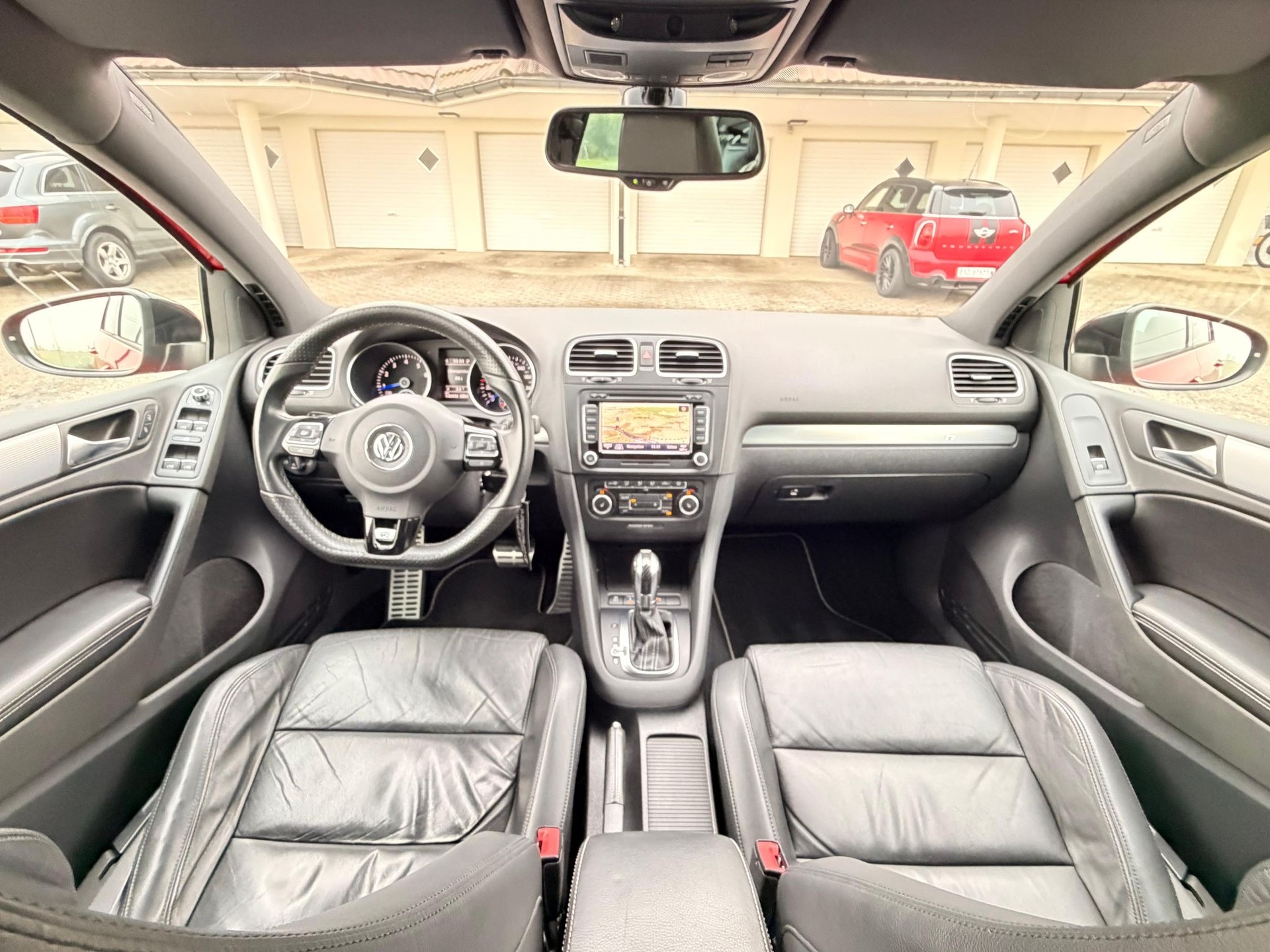 VW Golf R 6-image-8