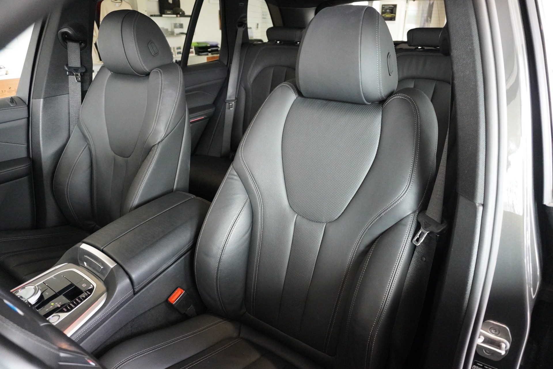 BMW X5 xDrive 48V 40d M Sport Steptronic-image-13