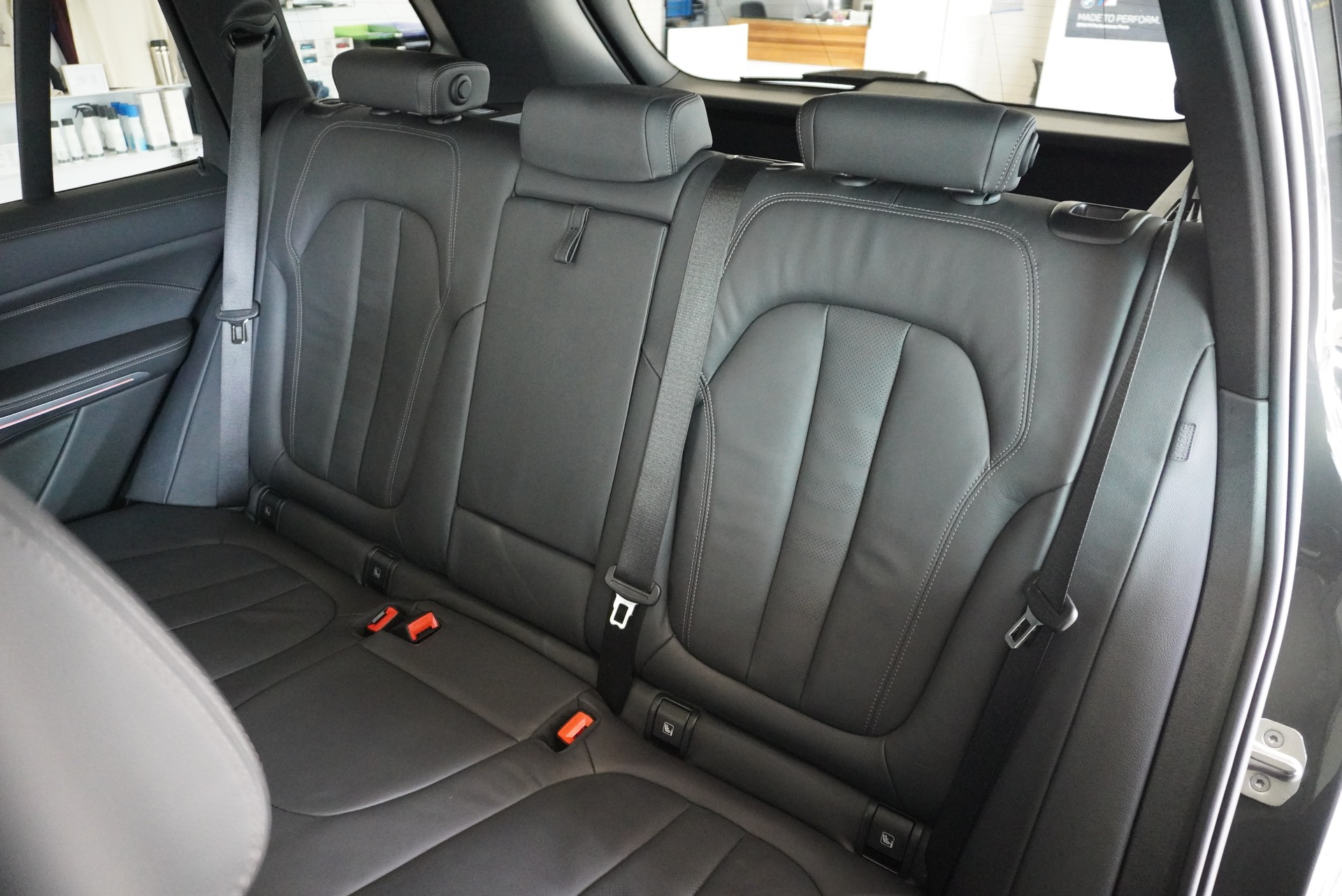 BMW X5 xDrive 48V 40d M Sport Steptronic-image-18
