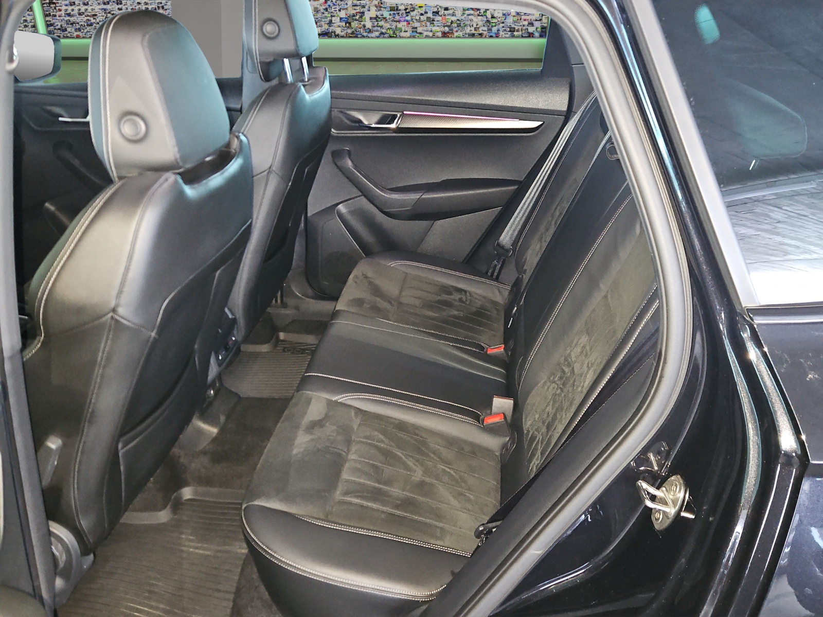 SKODA Karoq 2.0 TSI SportLine 4x4 DSG-image-9