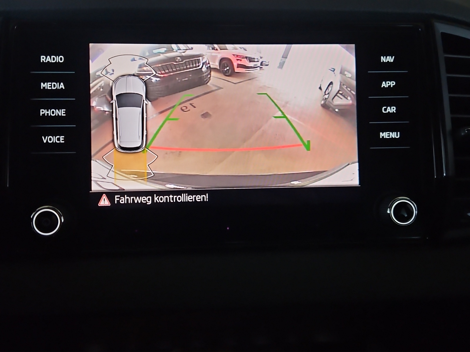 SKODA Karoq 2.0 TSI SportLine 4x4 DSG-image-15