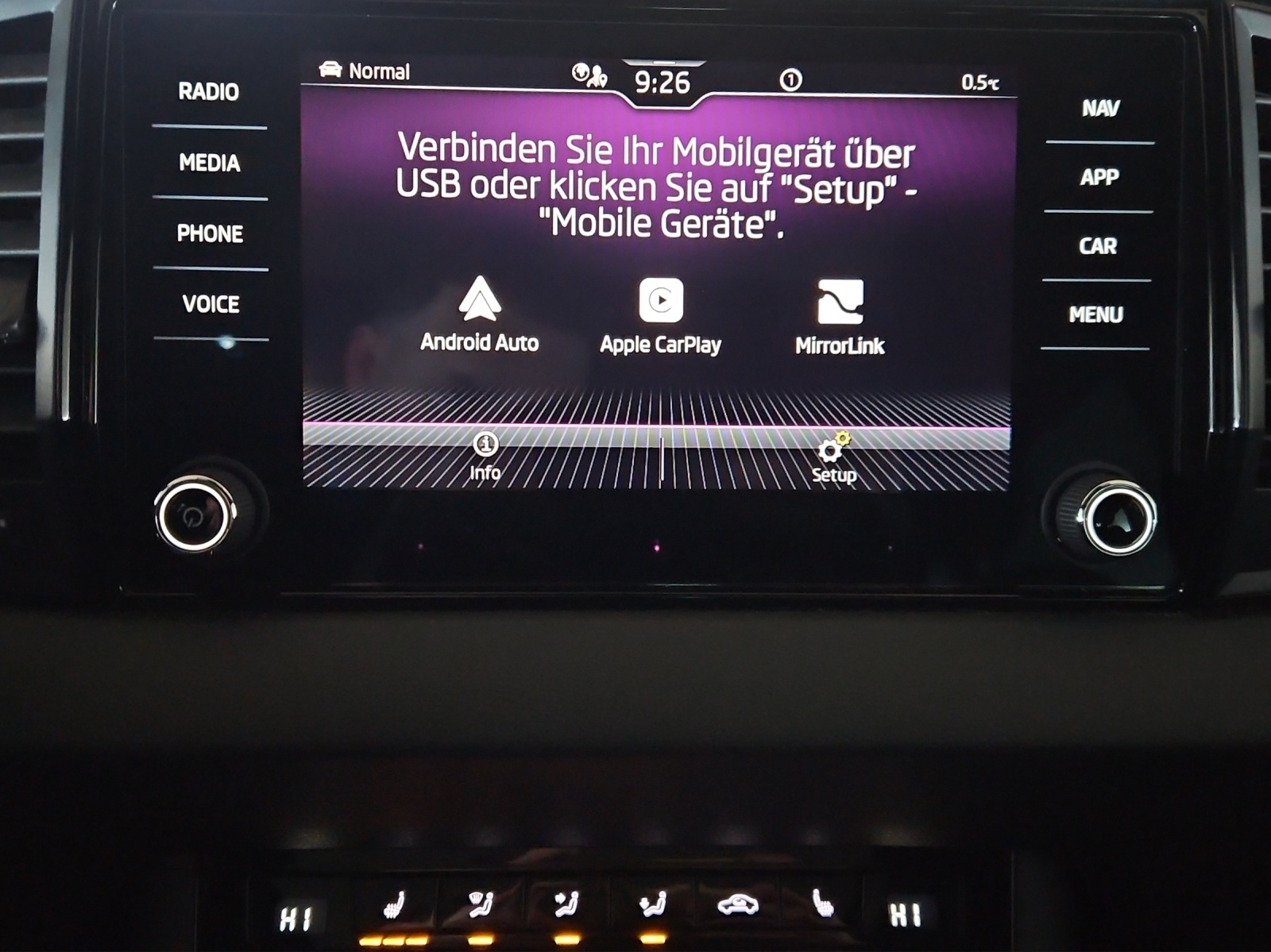 SKODA Karoq 2.0 TSI SportLine 4x4 DSG-image-16