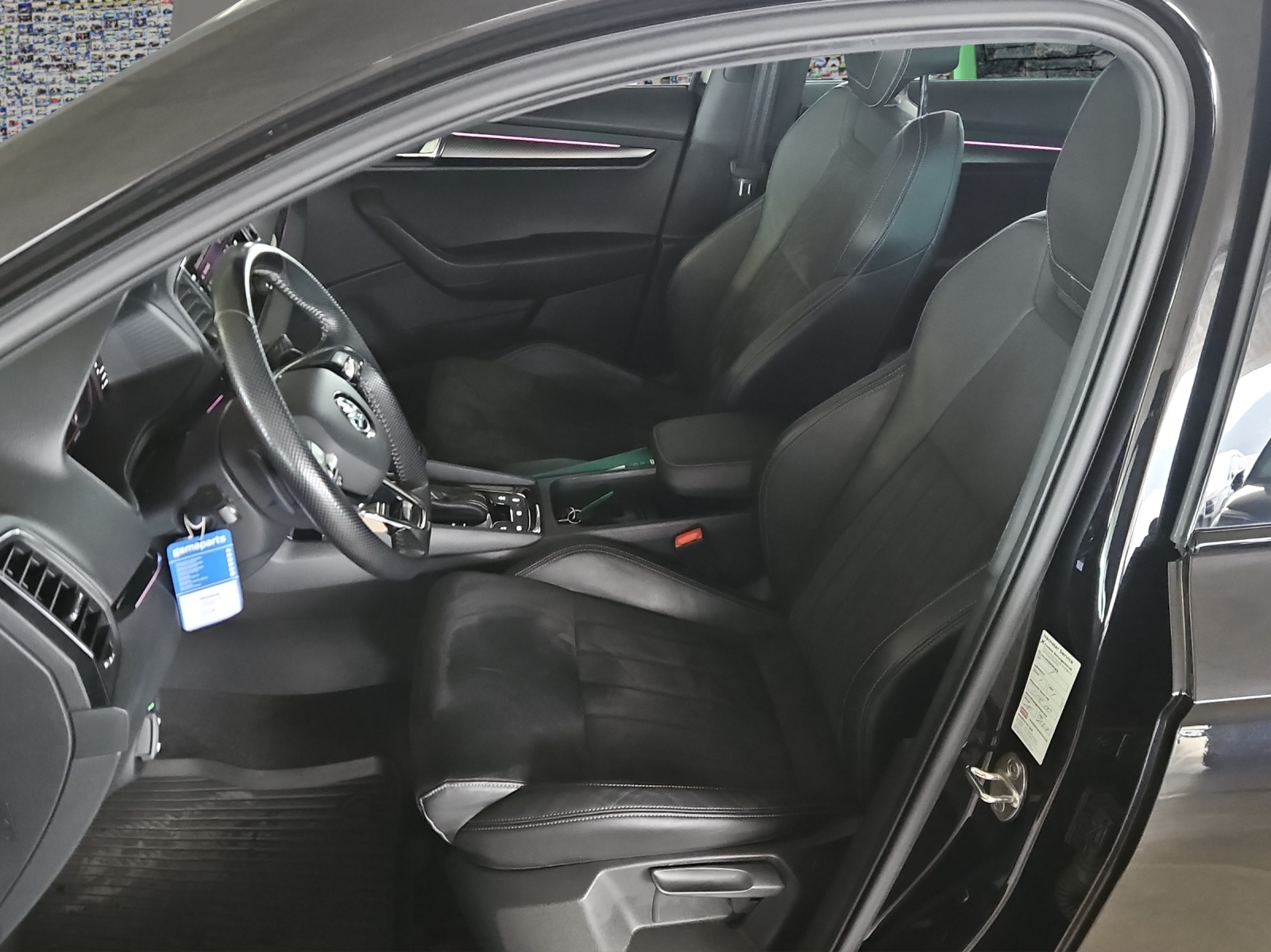SKODA Karoq 2.0 TSI SportLine 4x4 DSG-image-8