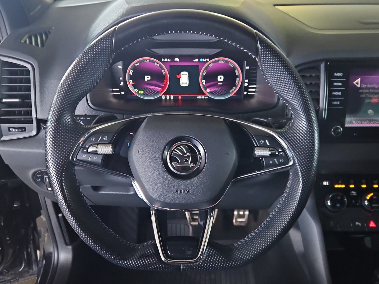 SKODA Karoq 2.0 TSI SportLine 4x4 DSG-image-11