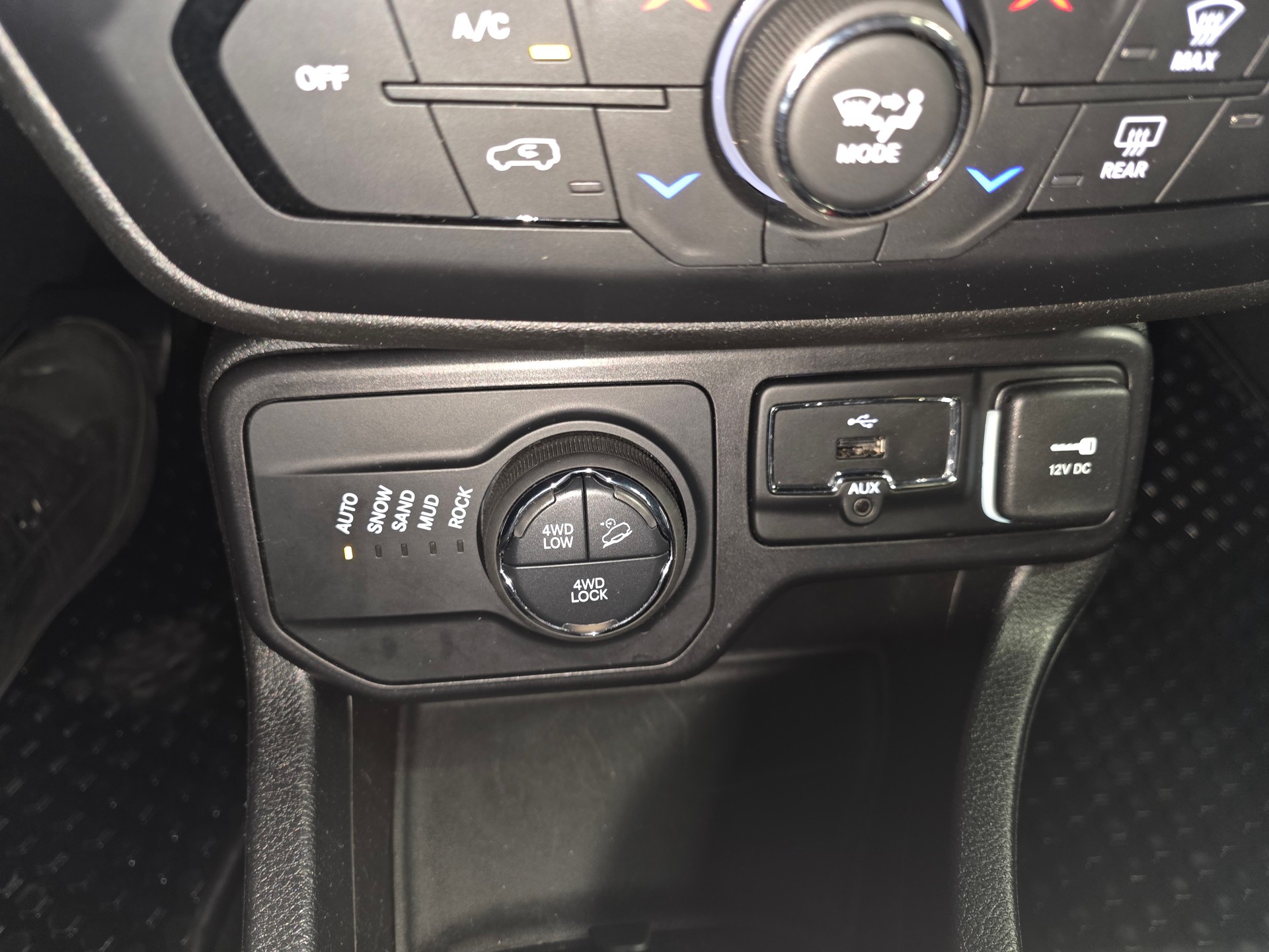 JEEP Renegade 2.0 MJ Trailhawk AWD + Low Range 9ATX-image-12