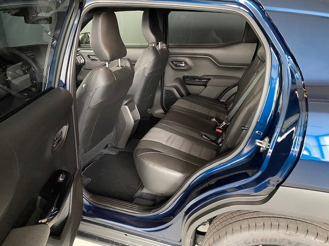 TOYOTA Urban Cruiser Premium AWD-image-9
