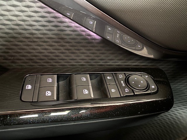 TOYOTA Urban Cruiser Premium AWD-image-13