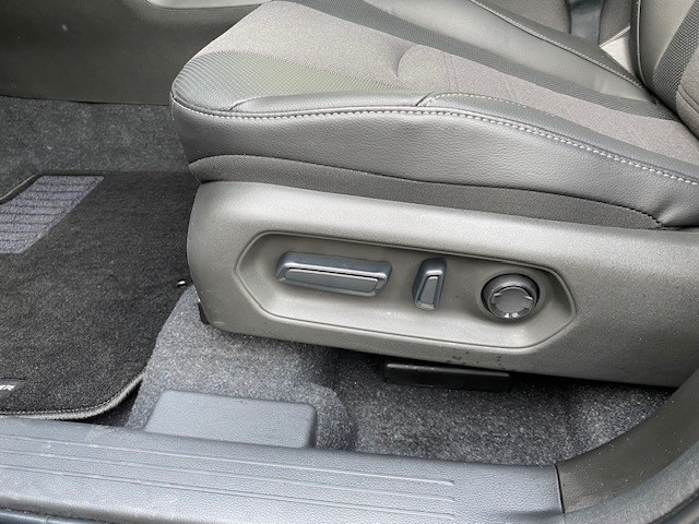 TOYOTA Urban Cruiser Premium AWD-image-15