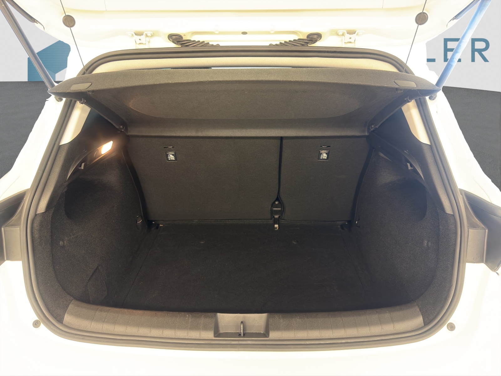 FIAT TIPO 1.5 Hybrid Cross-image-6