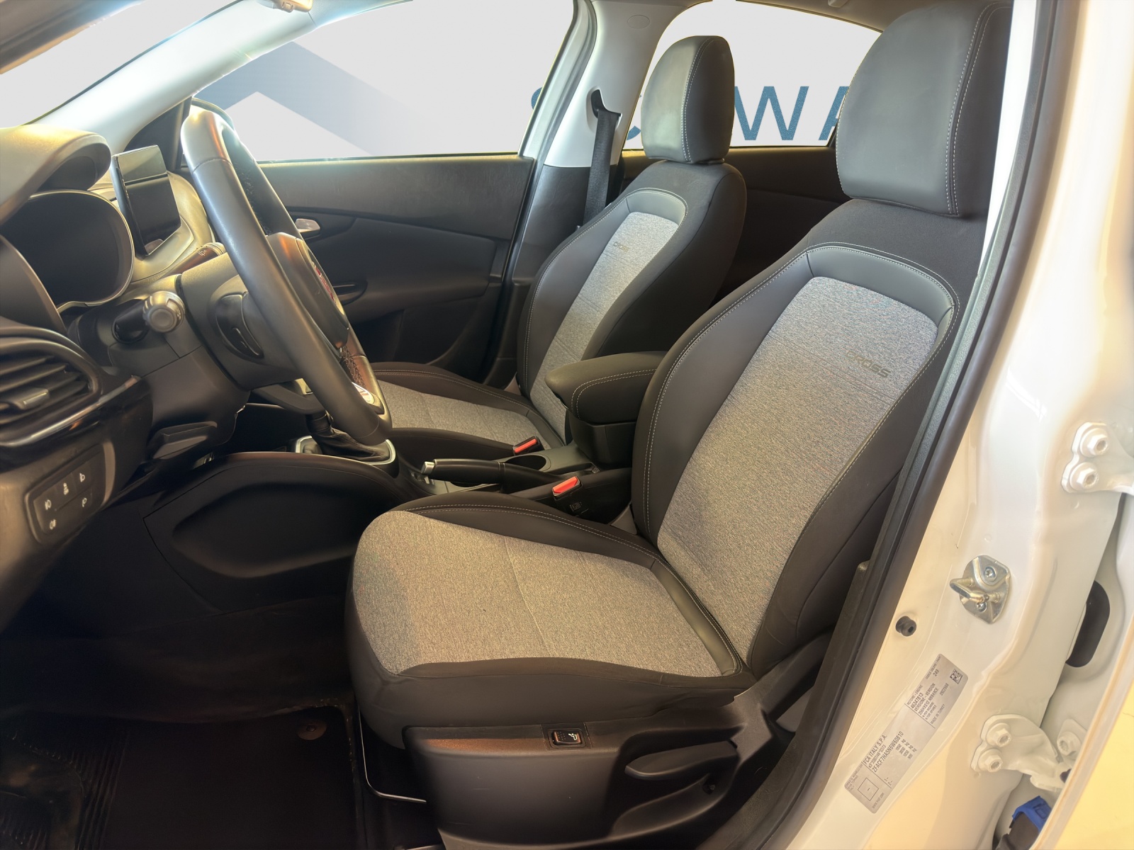 FIAT TIPO 1.5 Hybrid Cross-image-8