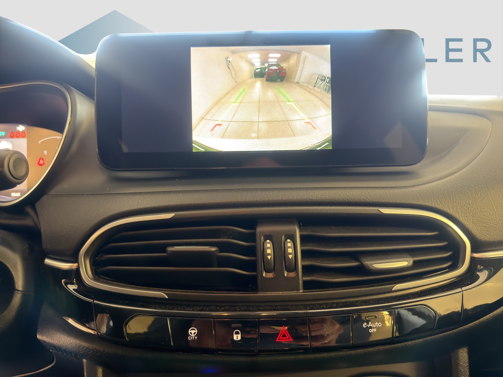 FIAT TIPO 1.5 Hybrid Cross-image-11