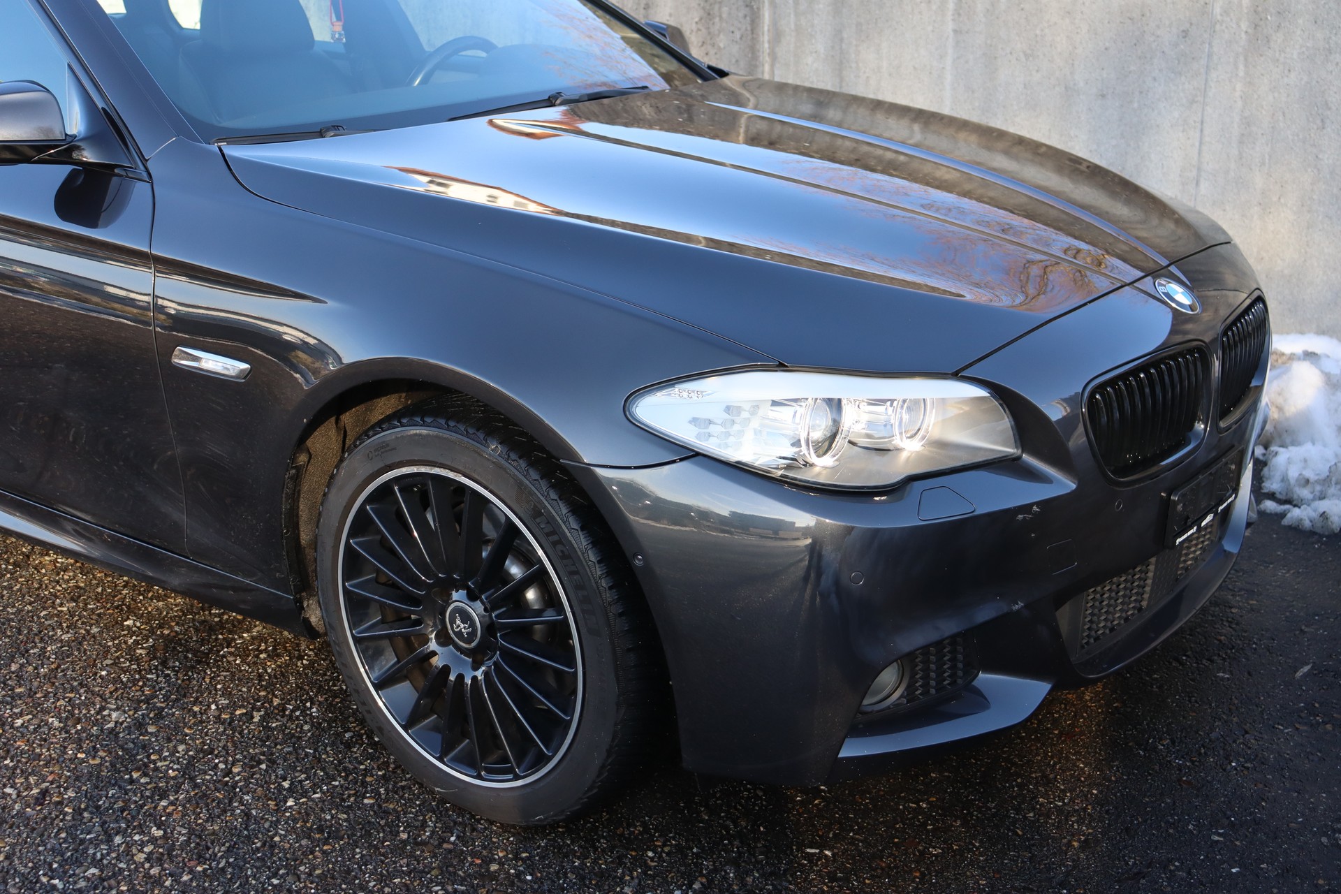 BMW 530d xDrive Touring Steptronic M-Paket-showroom-element-2