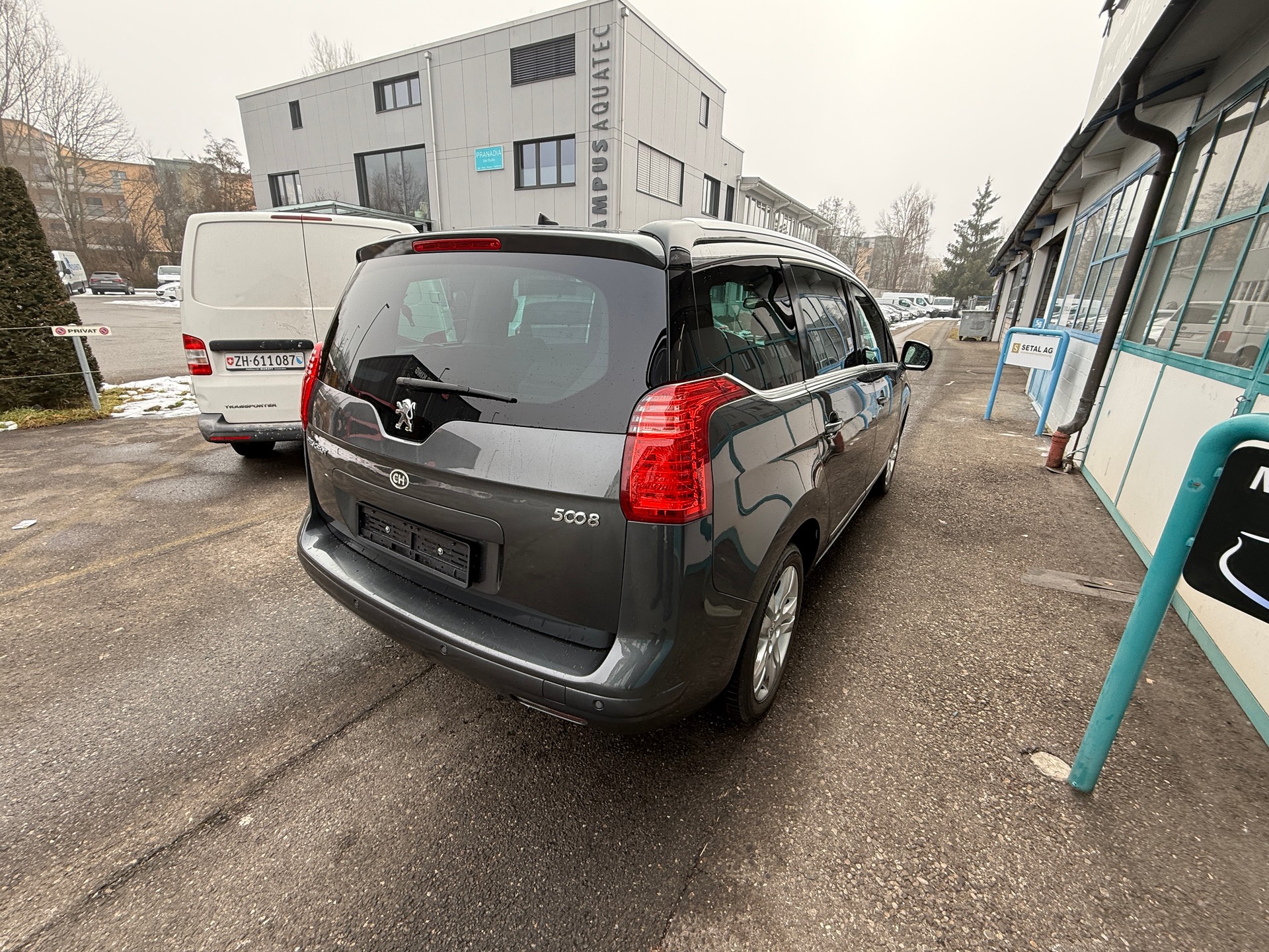 PEUGEOT 5008 1.6 16V T Sport Pack-image-4
