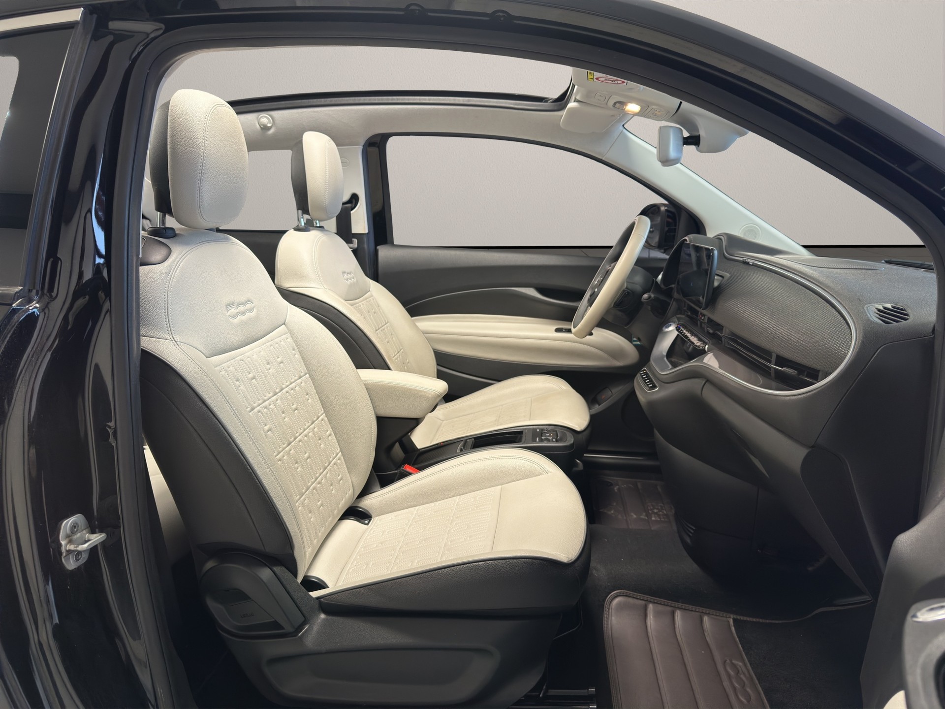 FIAT 500 C electric 87 kW La Prima-image-9