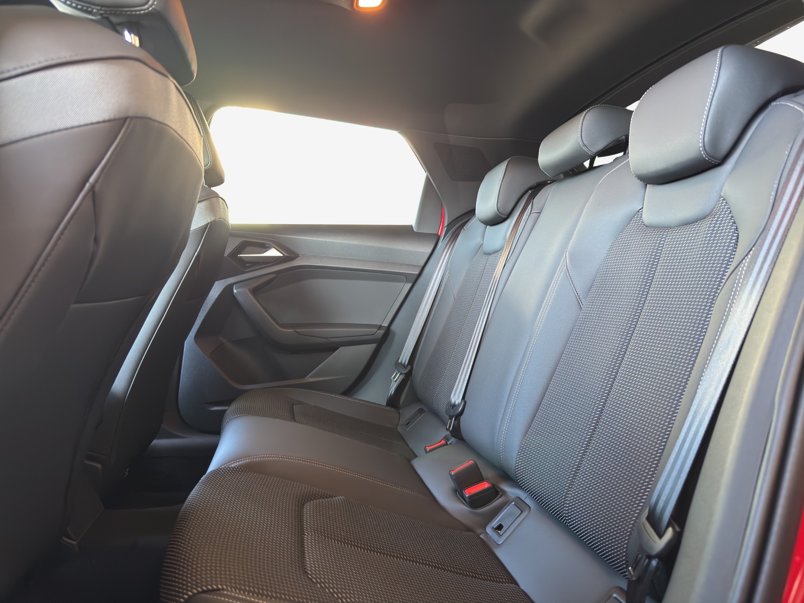 AUDI A1 Sportback 30 TFSI S Line Attraction S-tronic-image-14