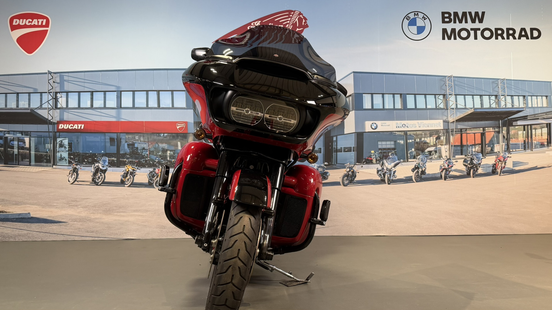 HARLEY-DAVIDSON FLTRK 1868 Road Glide Limited 114-showroom-element-1
