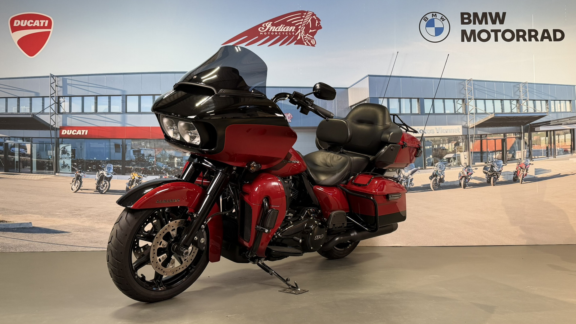 HARLEY-DAVIDSON FLTRK 1868 Road Glide Limited 114-showroom-element-2