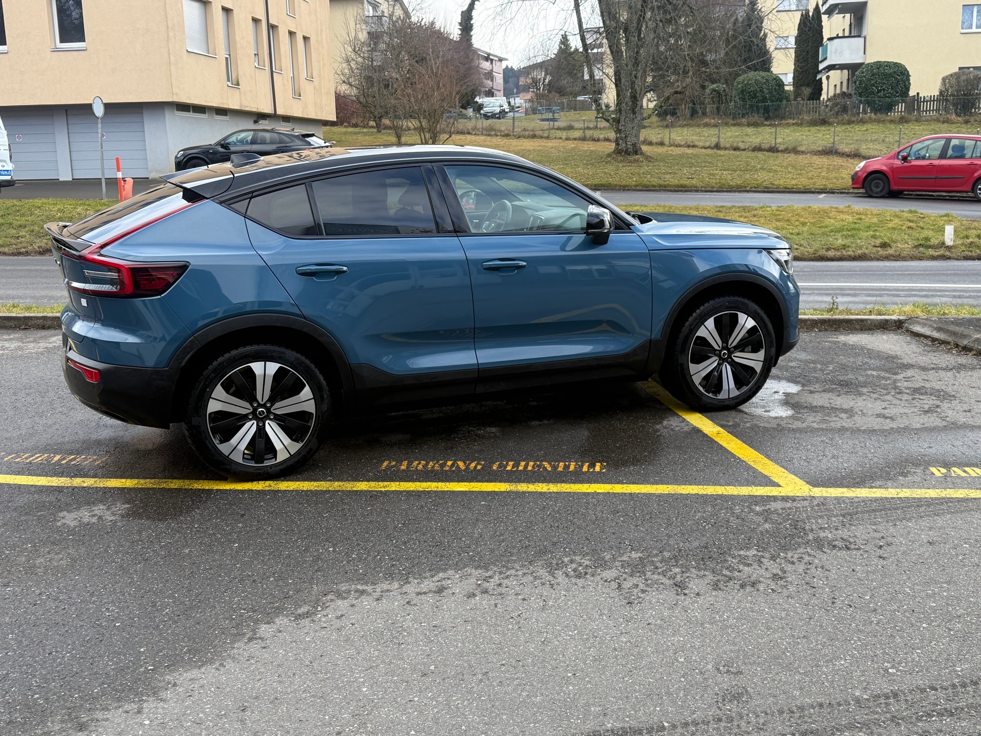 VOLVO C40 Recharge P8 Twin AWD Pure Electric Ultimate-image-1