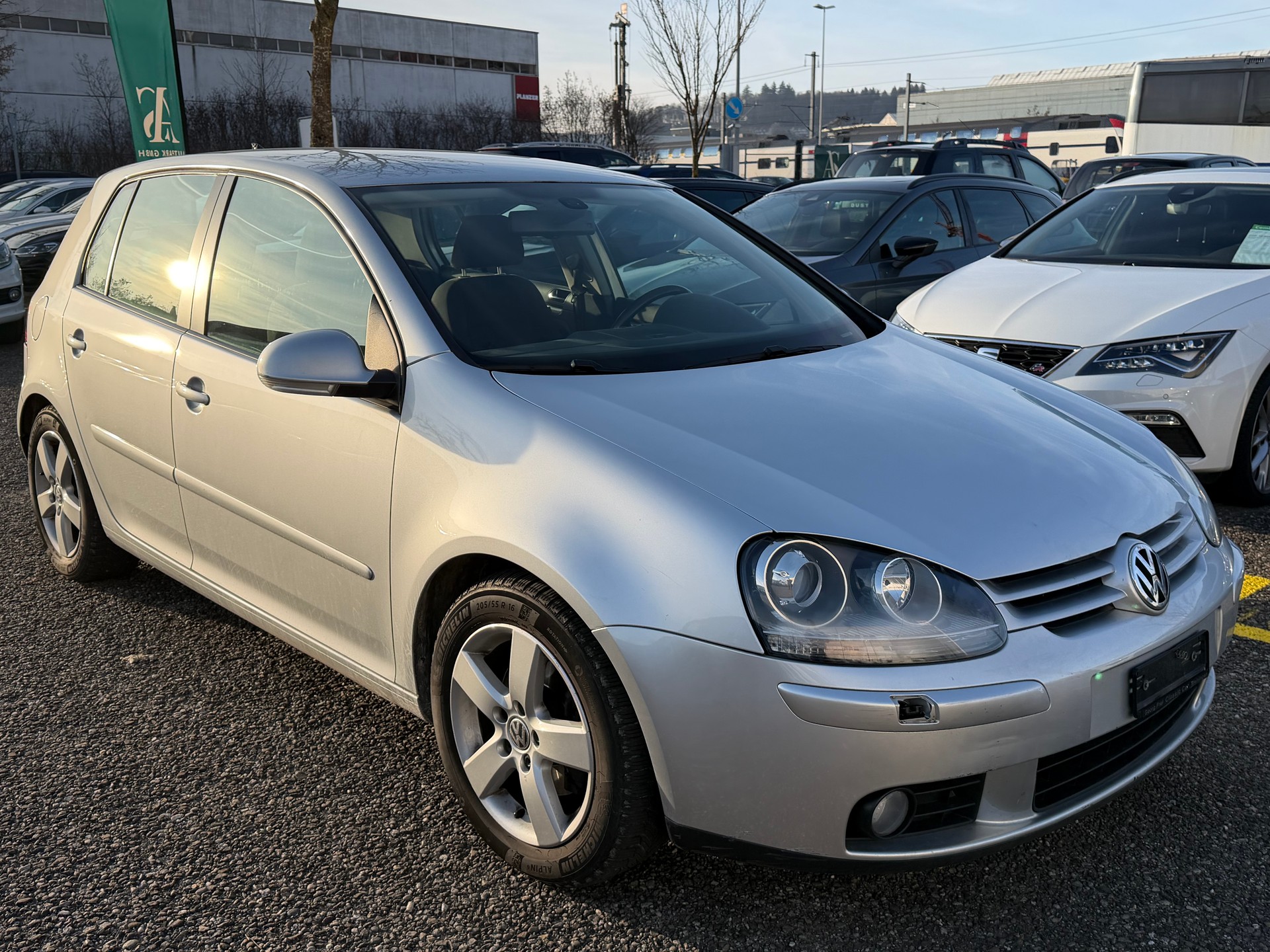 VW Golf 2.0 FSI GT Sport Tiptronic-image-2