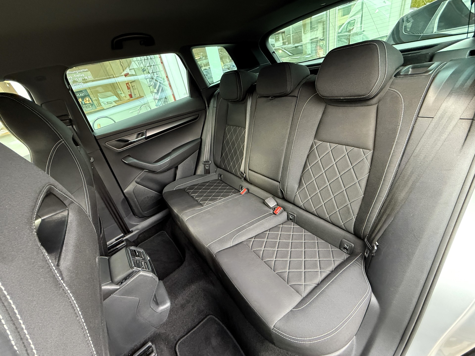 SKODA Karoq 2.0 TDI SCR SportLine 4x4 DSG-image-13