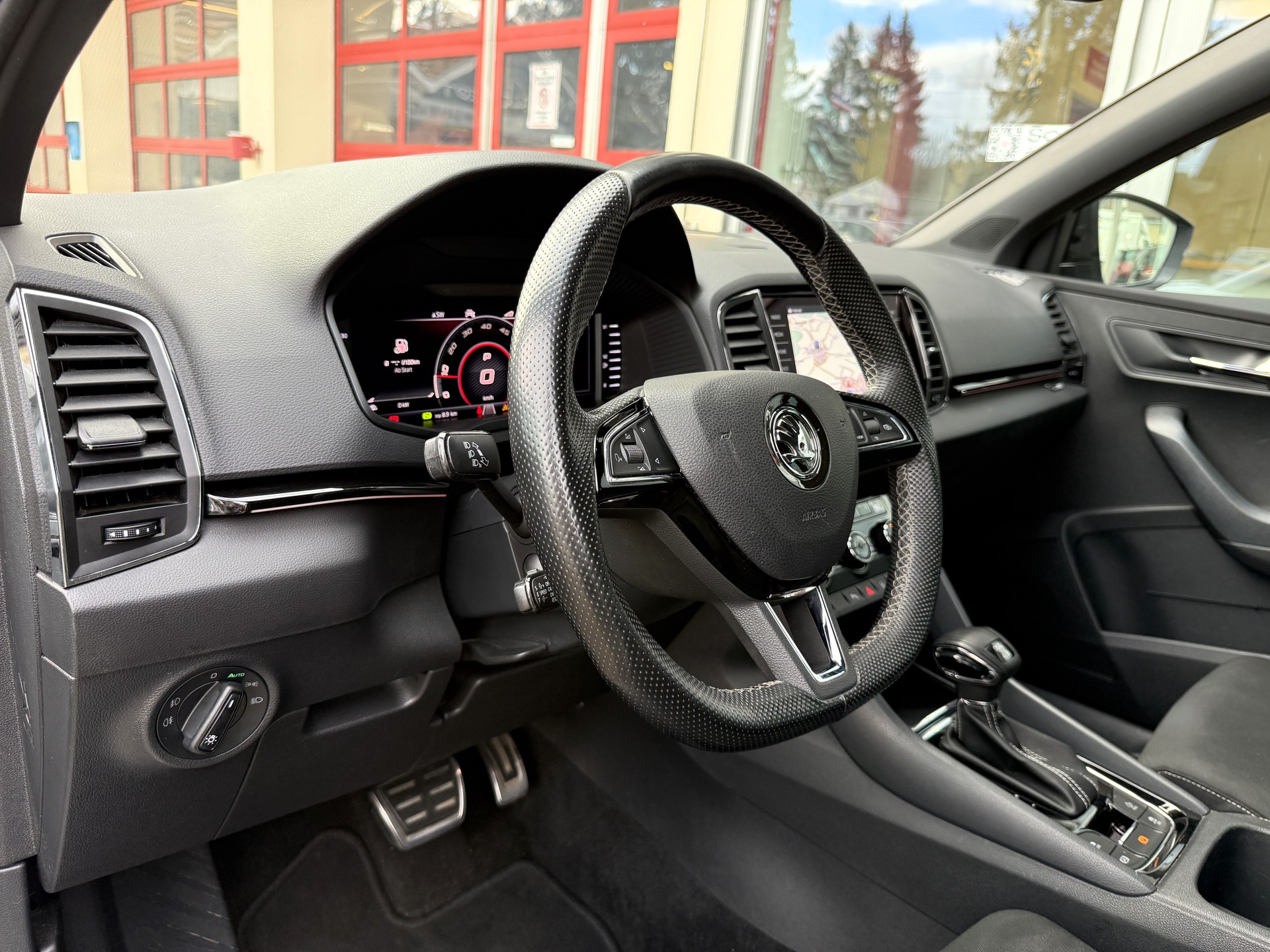 SKODA Karoq 2.0 TDI SCR SportLine 4x4 DSG-image-10
