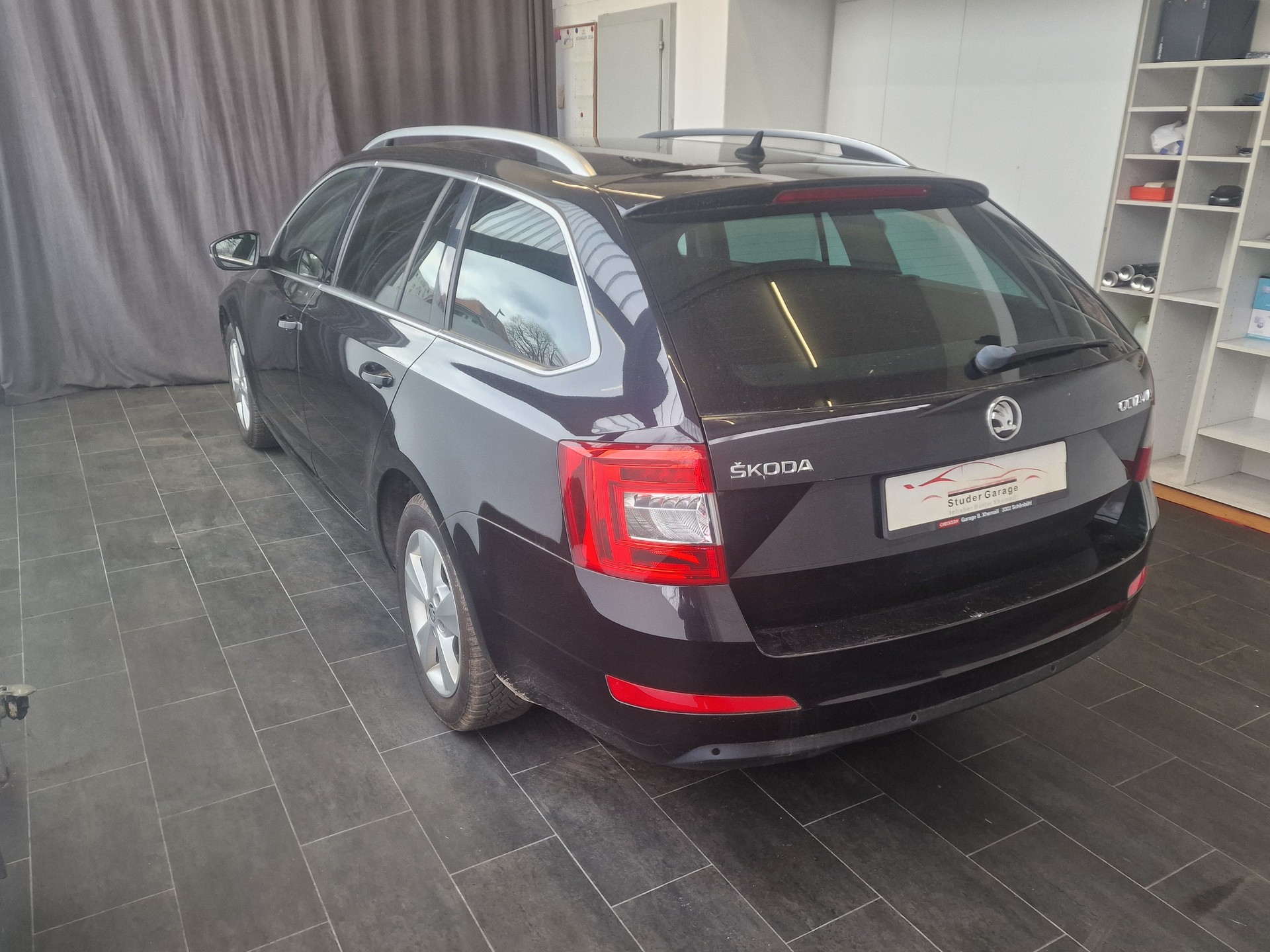 SKODA Octavia Combi 1.6 TDI Swiss Edition DSG-image-5