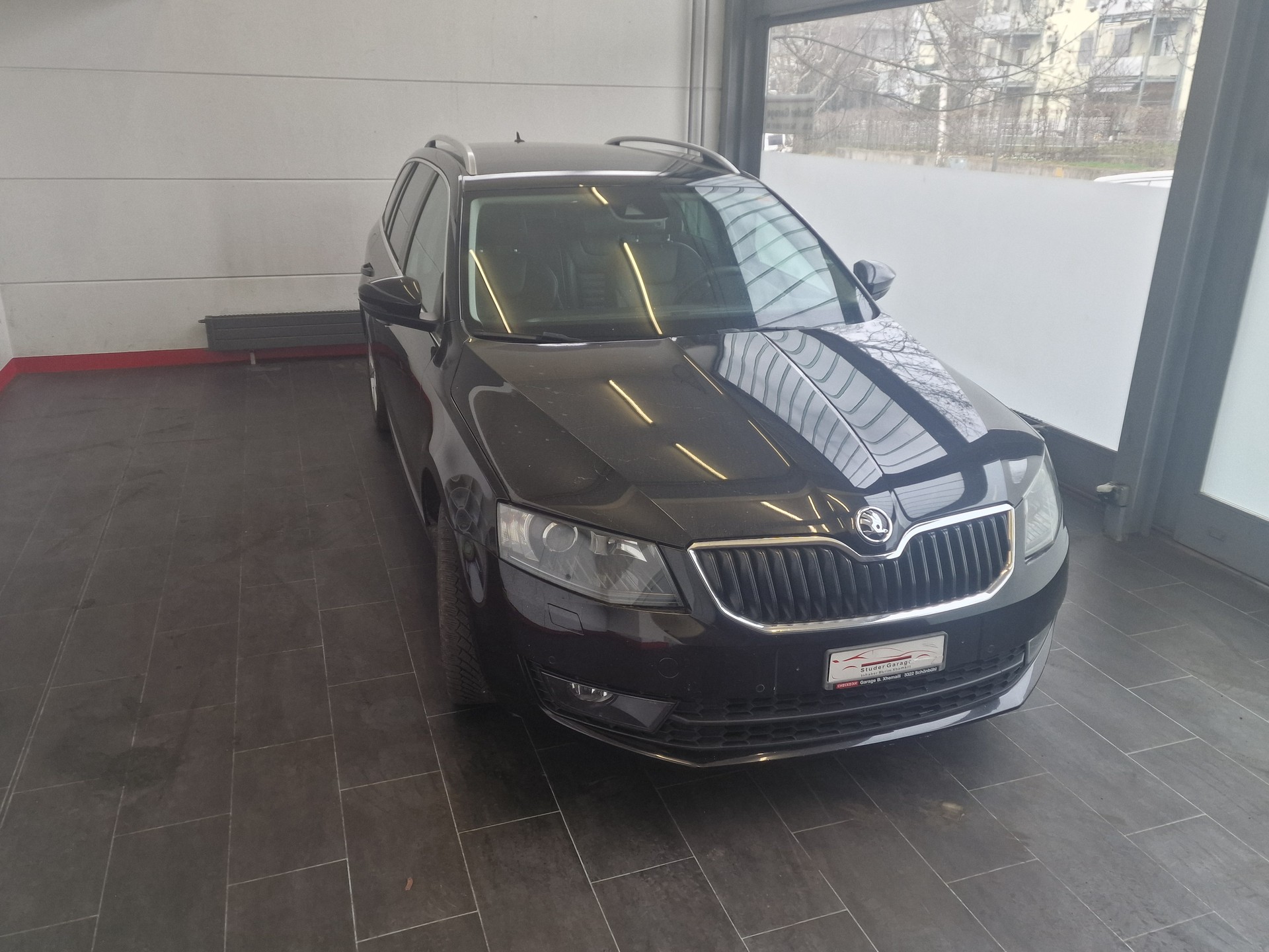 SKODA Octavia Combi 1.6 TDI Swiss Edition DSG-image-2