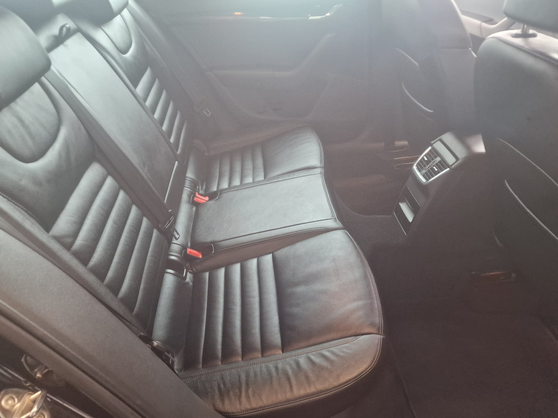 SKODA Octavia Combi 1.6 TDI Swiss Edition DSG-image-14