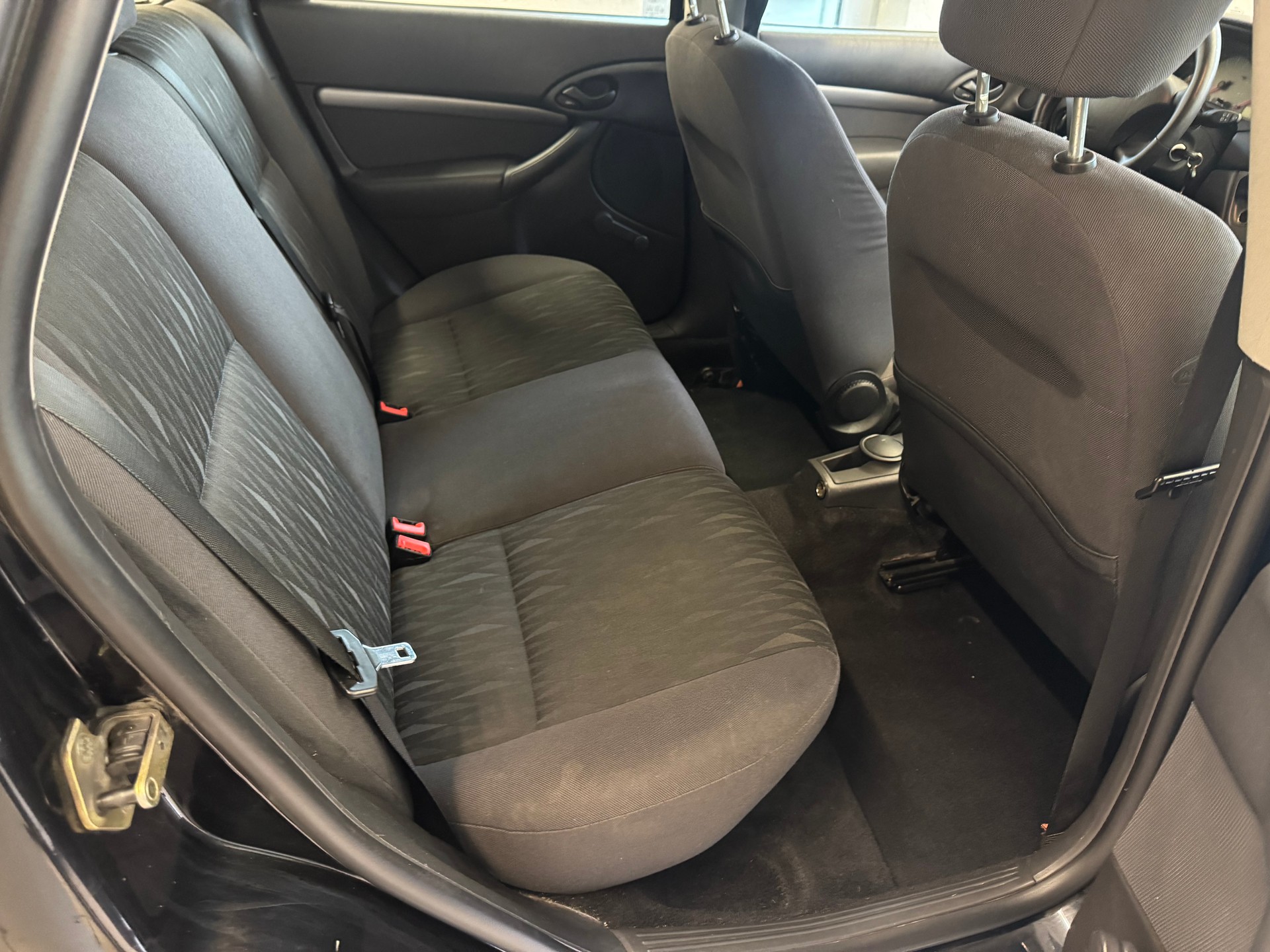 FORD Focus 1.6i 16V Carving-image-12