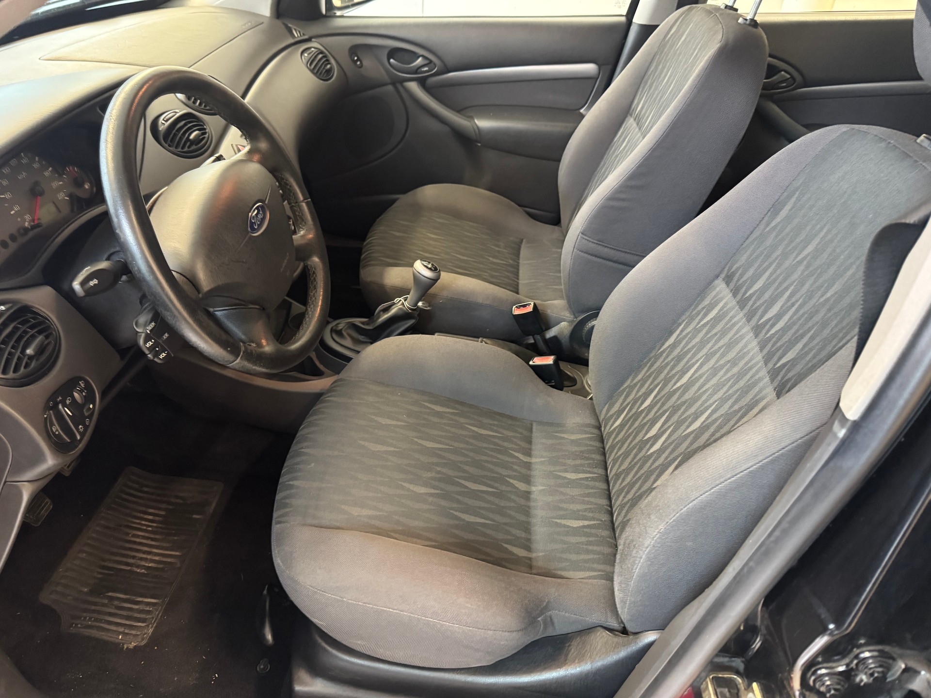 FORD Focus 1.6i 16V Carving-image-9