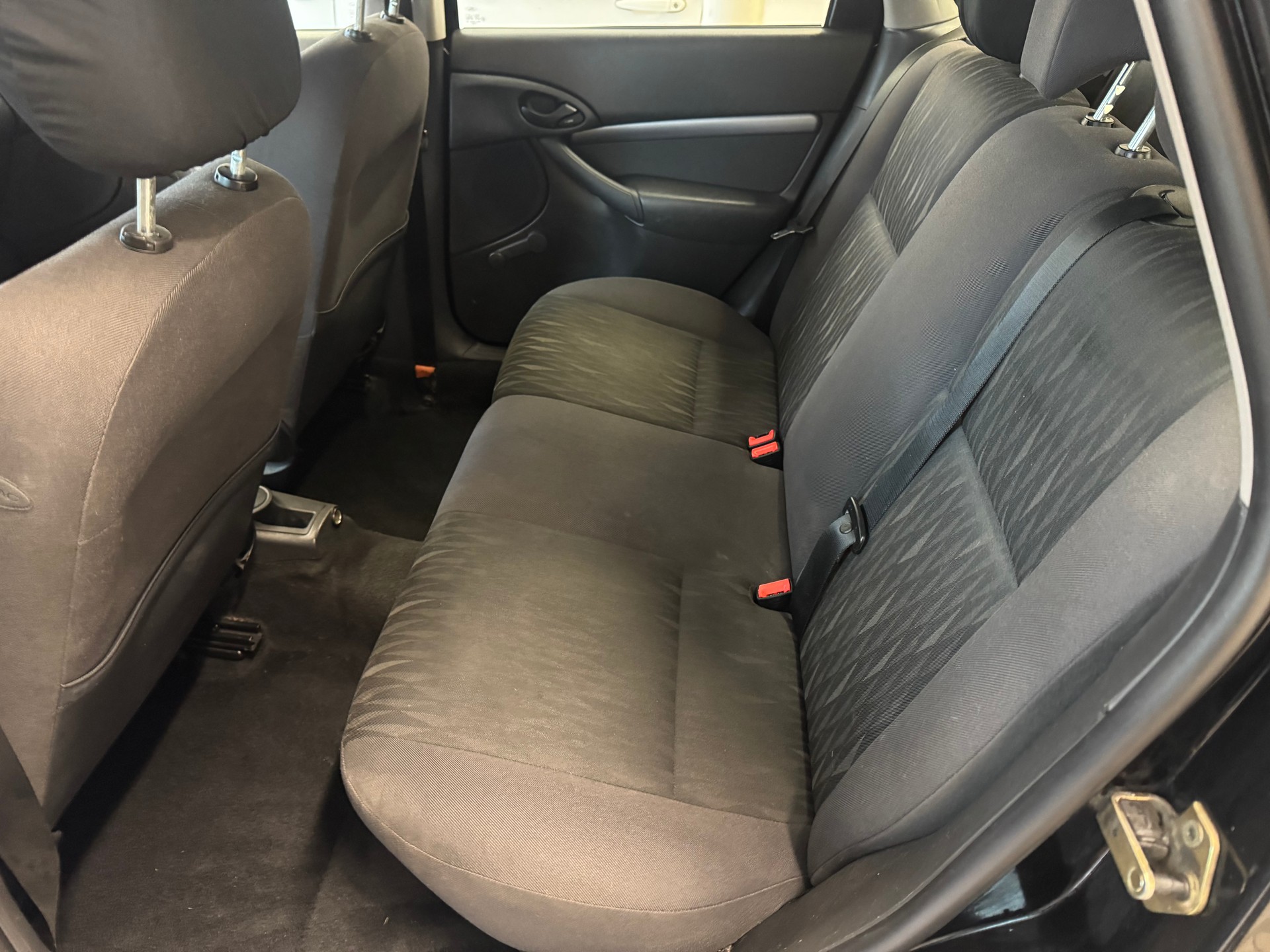 FORD Focus 1.6i 16V Carving-image-11