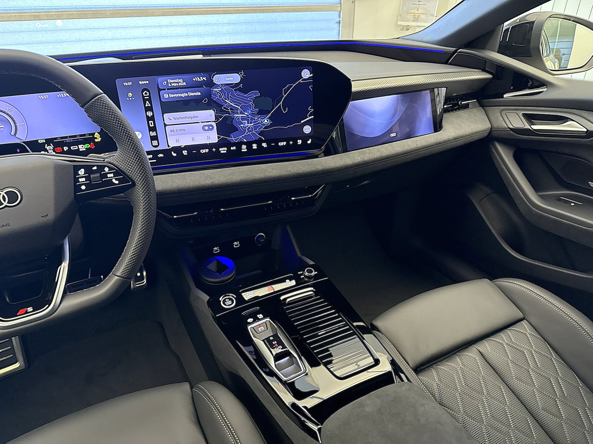 AUDI A6 Sportback e-tron quattro-image-15