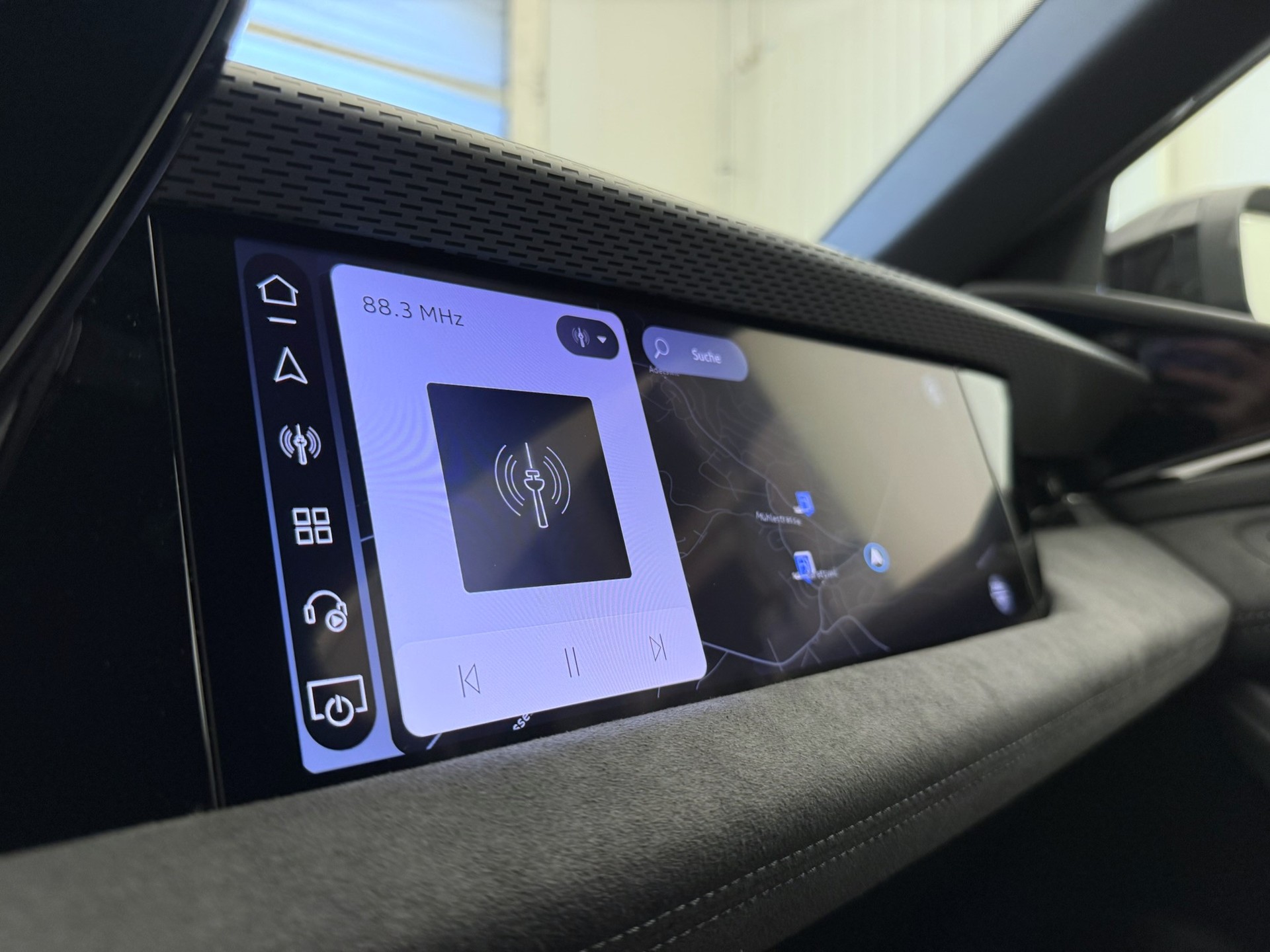 AUDI A6 Sportback e-tron quattro-image-16