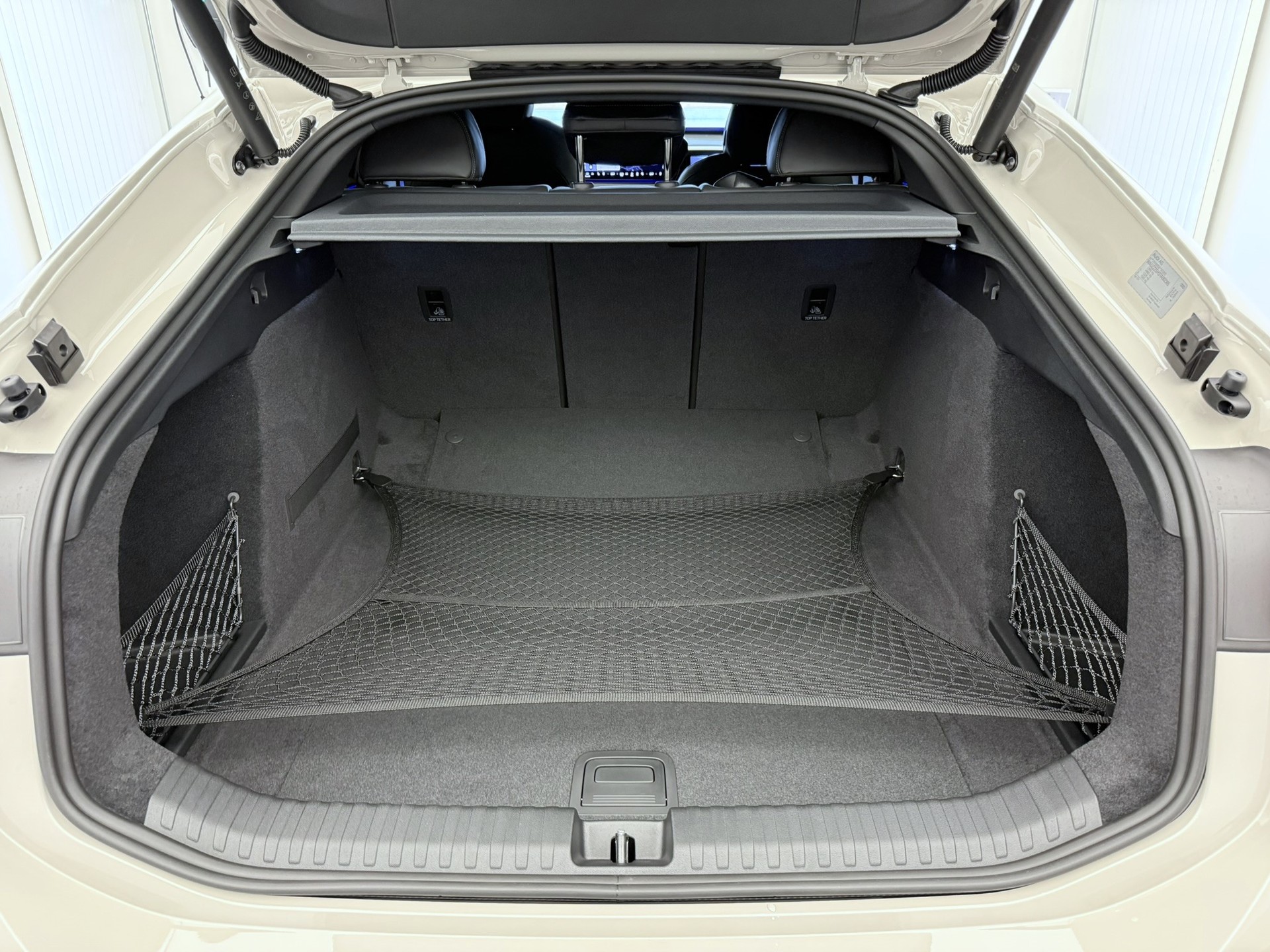 AUDI A6 Sportback e-tron quattro-image-19