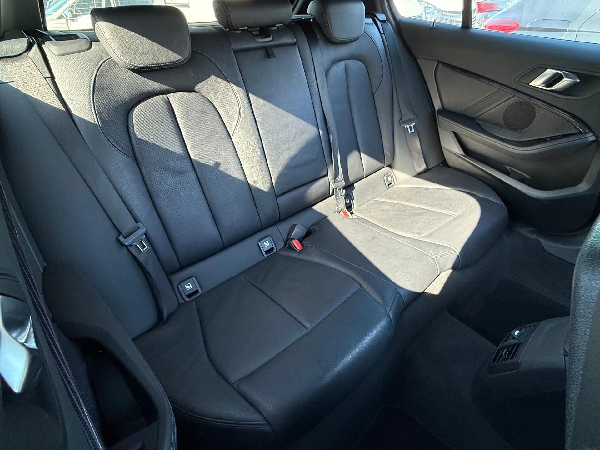 BMW 120d xDrive Steptronic M Sport-image-9