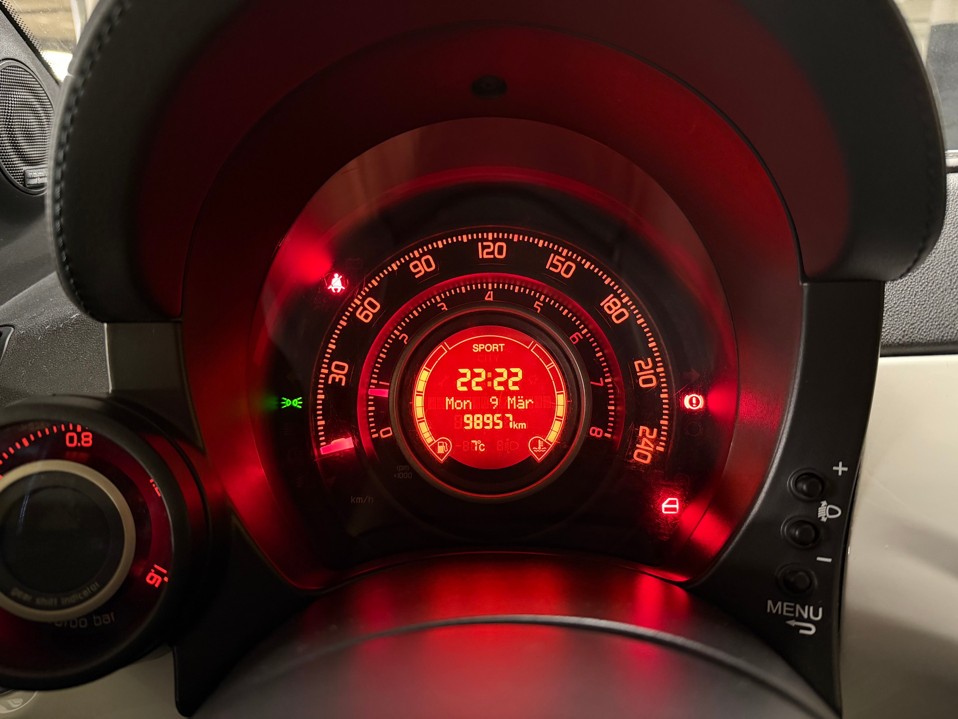 FIAT 595 1.4 16V Turbo Abarth Turismo-image-14
