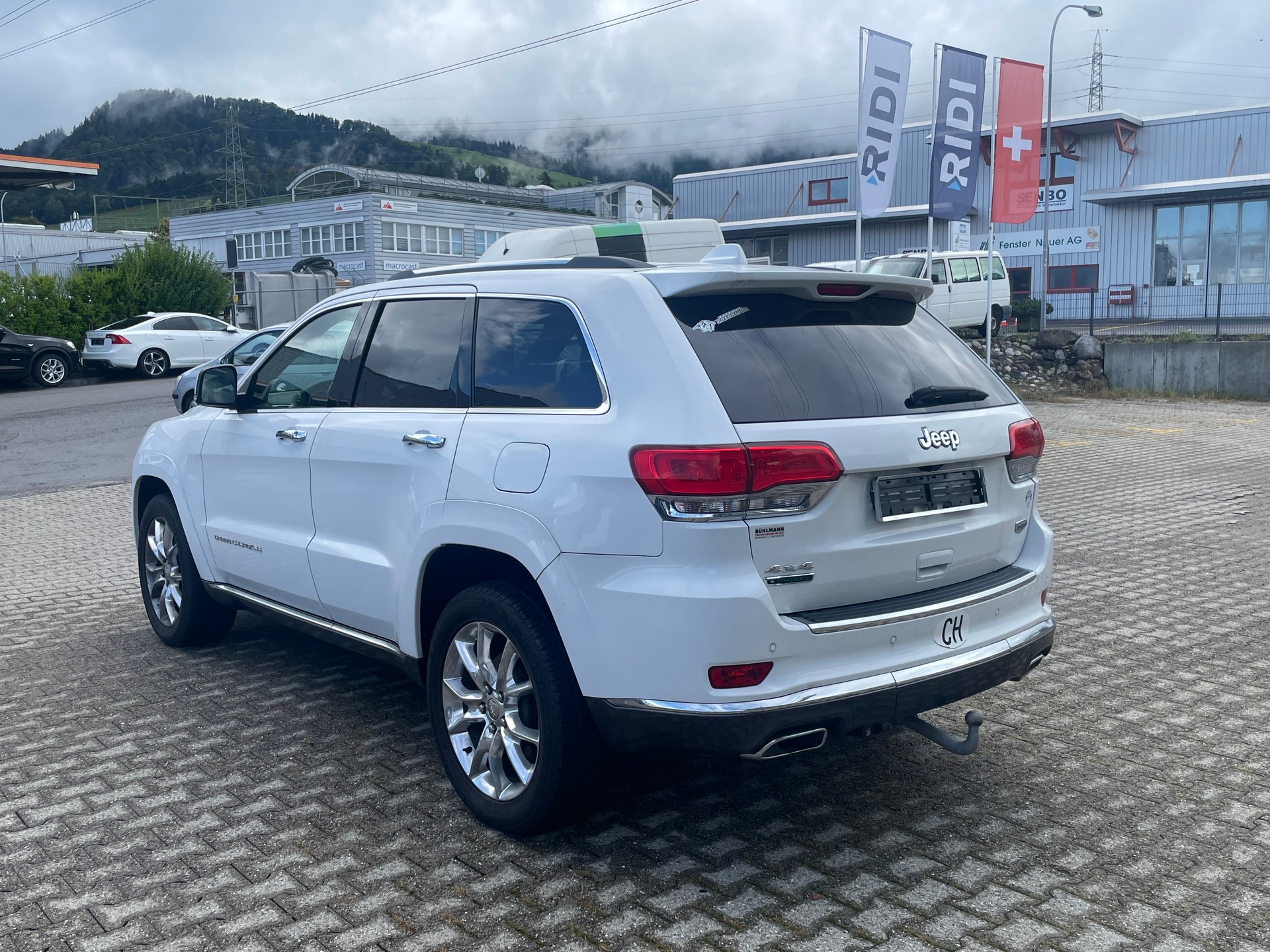 JEEP Grand Cherokee 3.0 CRD Summit Automatic-image-3