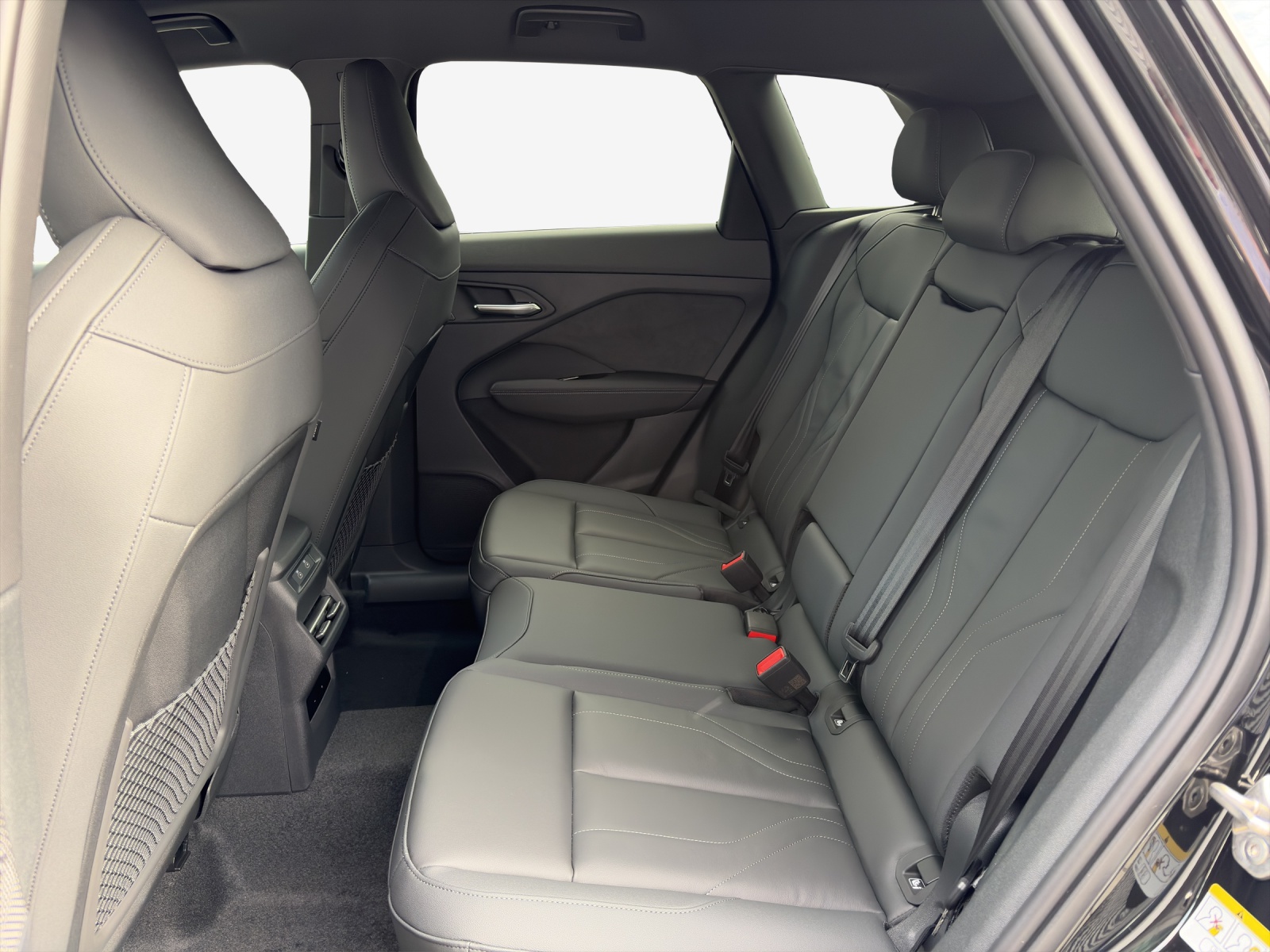 AUDI Q3 SUV 110 kW TFSI S tronic-image-11