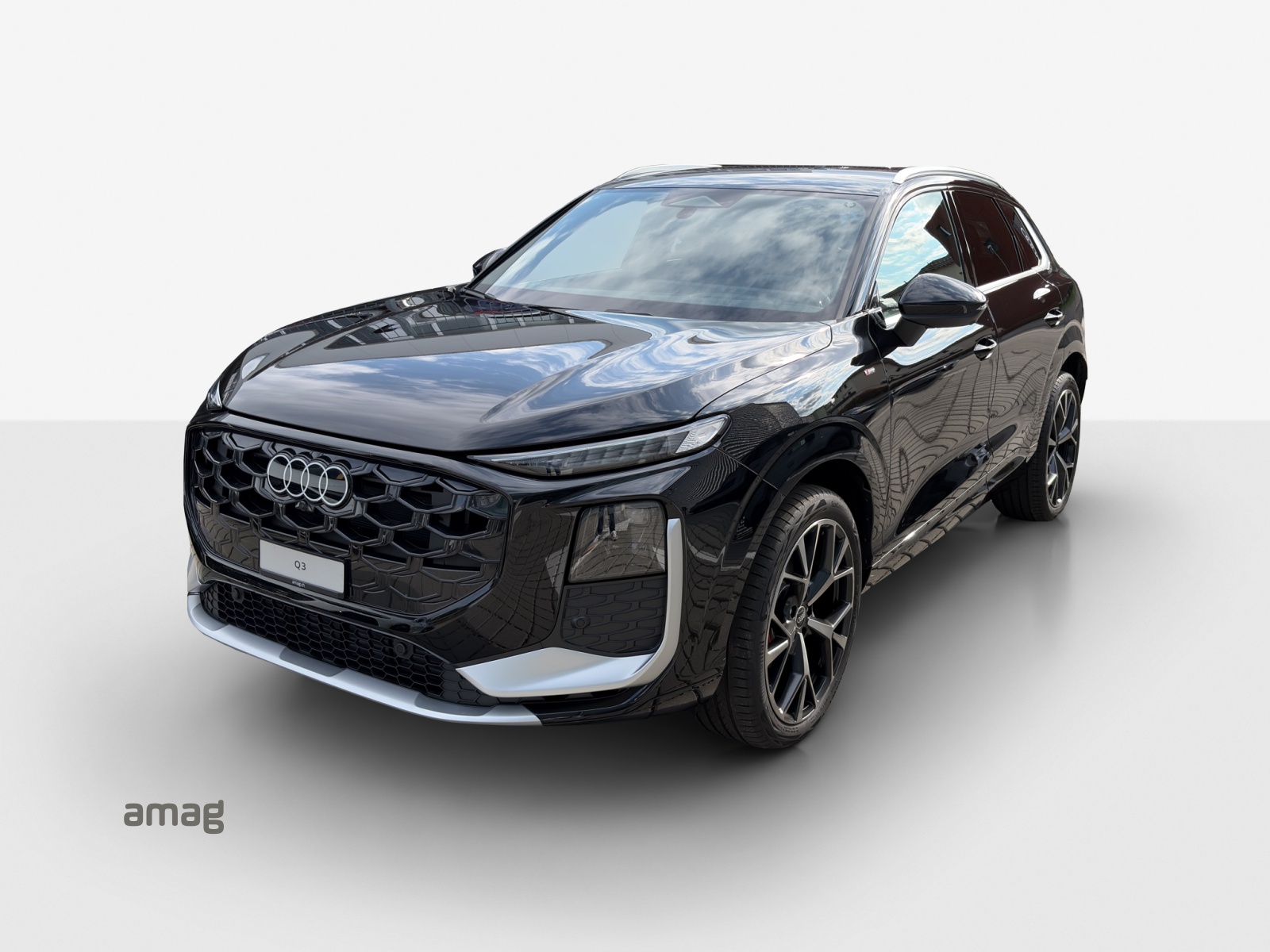 AUDI Q3 SUV 110 kW TFSI S tronic-image-0