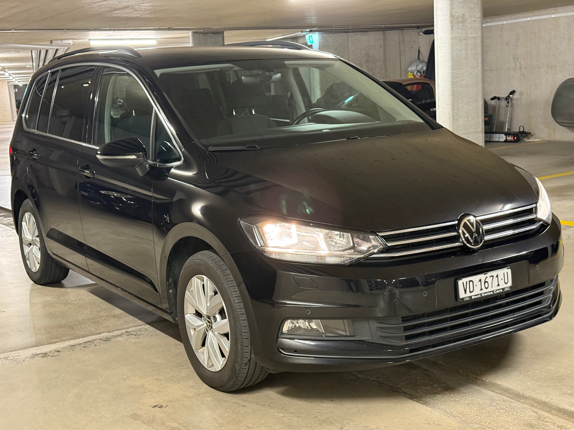 VW Touran 2.0 TDI BlueMotion Technology Comfortline DSG-image-2